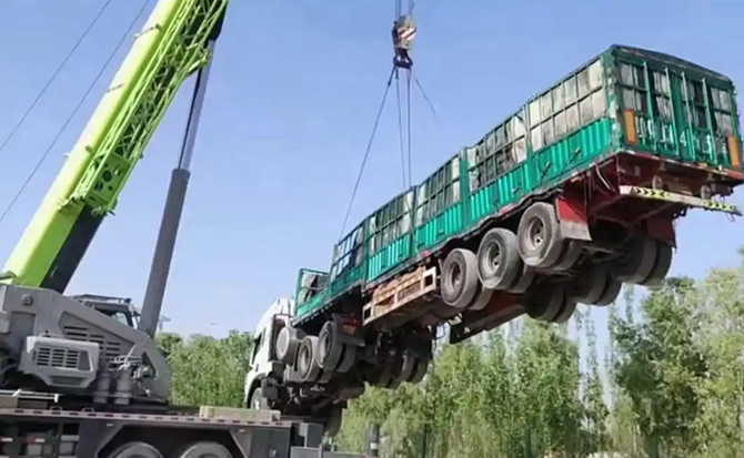 南川区道路脱困救援案例